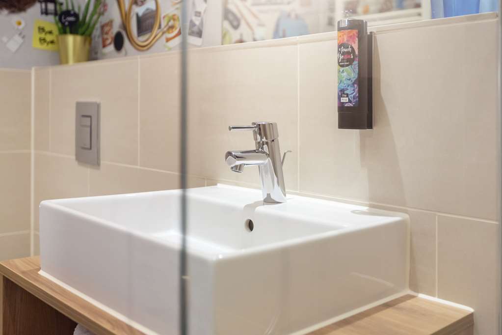 - The Niu, Mesh Messe By Ihg Hotel