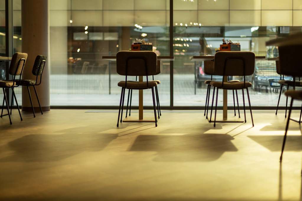 - The Niu, Mesh Messe By Ihg Hotel Stuttgart
